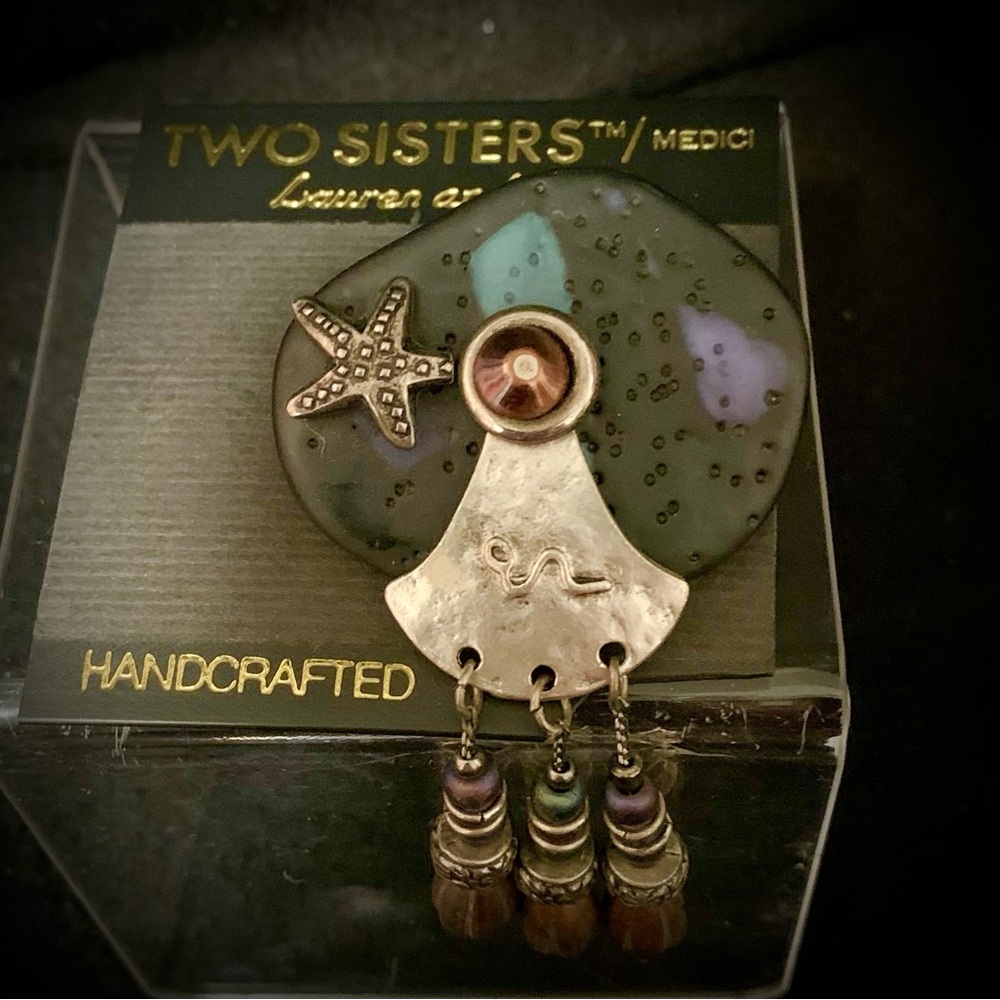 🔍Two Sisters™ / Medici “Lauren and Leah” Handcrafted Brooch – NWT
